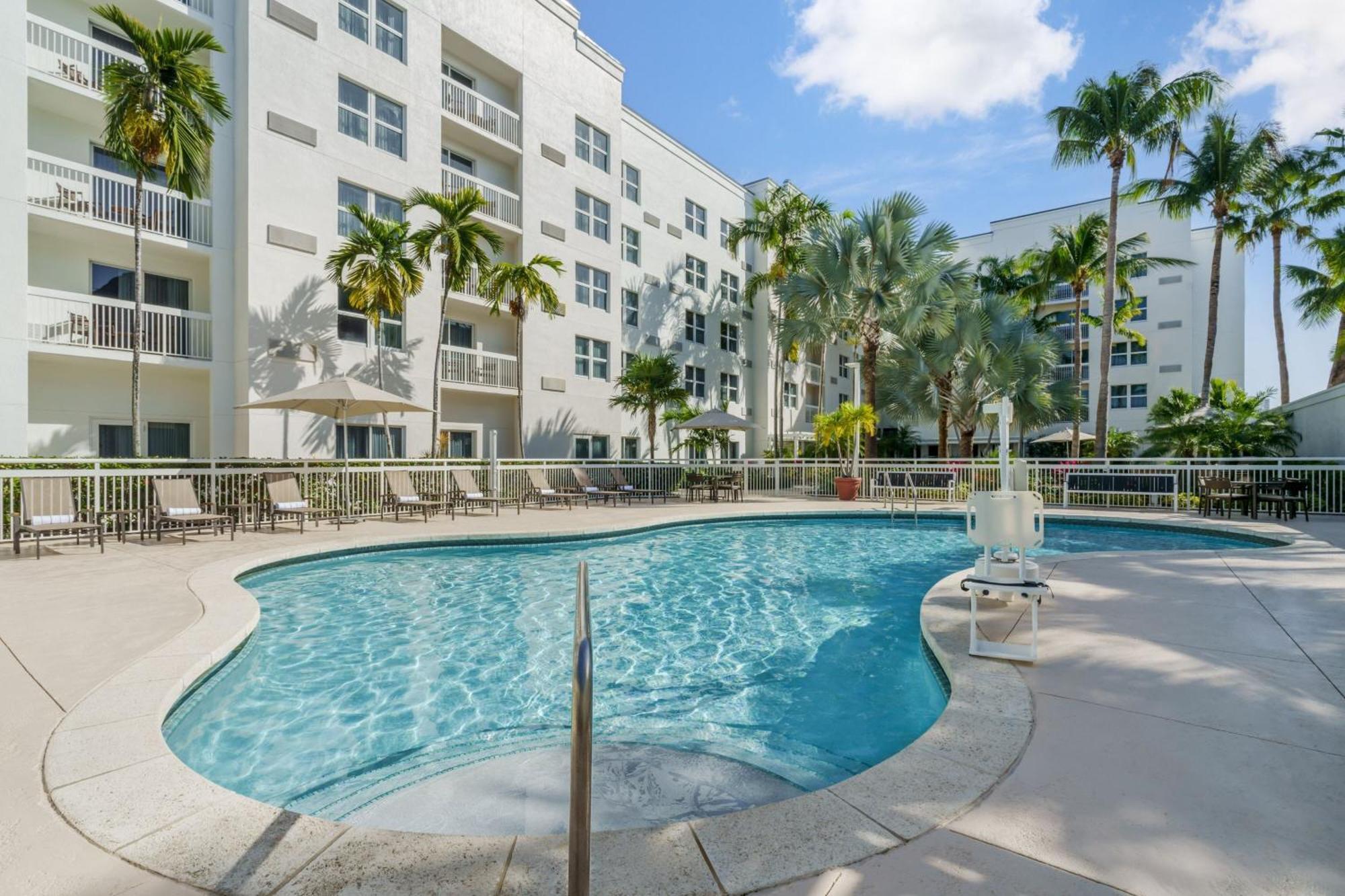 Courtyard By Marriott Miami Aventura Mall Ngoại thất bức ảnh